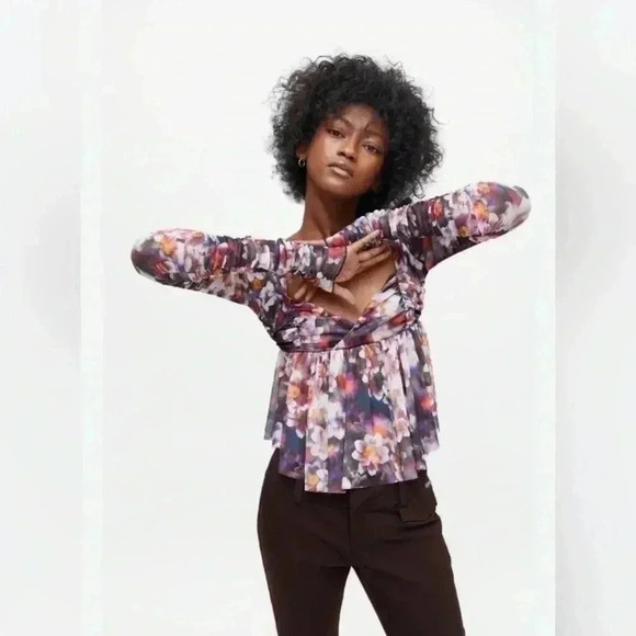 ✨🆕Urban Outfitters🆕✨  | Purple floral carried away blouse - Picture 1 of 15